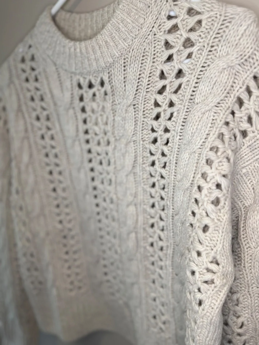 Madewell Extra Small Women’s Oat Marled Cable-Knit Sweater - Picture 3 of 7
